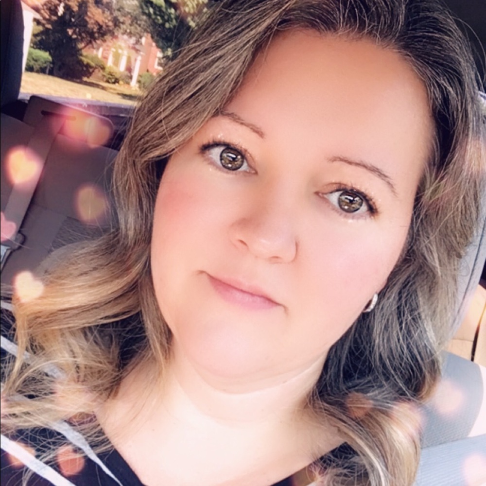 Meet your Posher, Becca